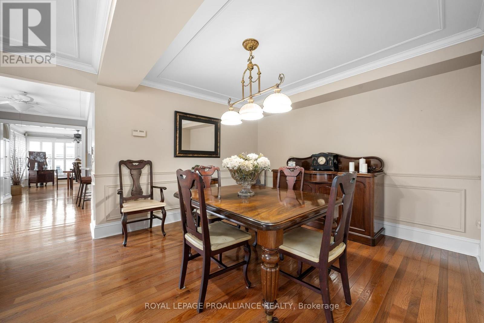 












25 PRINYERS COVE CRESCENT

,
Prince Edward County (North Marysburg Ward),




Ontario
K0K2T0

