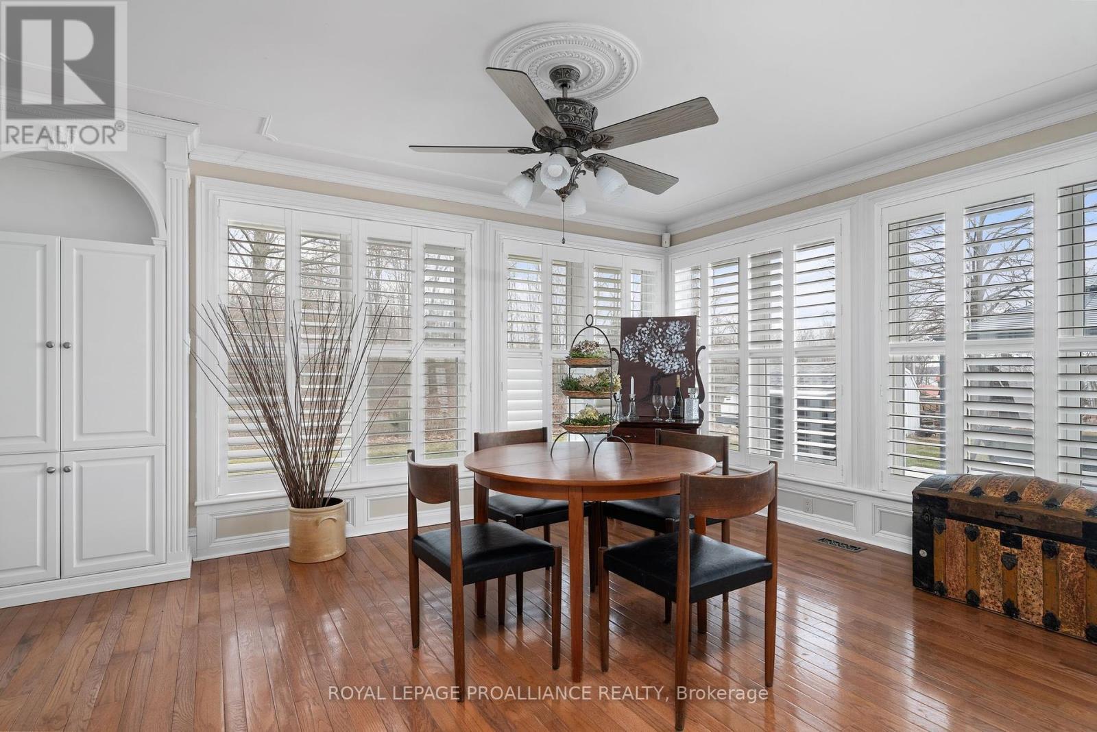 












25 PRINYERS COVE CRESCENT

,
Prince Edward County (North Marysburg Ward),




Ontario
K0K2T0

