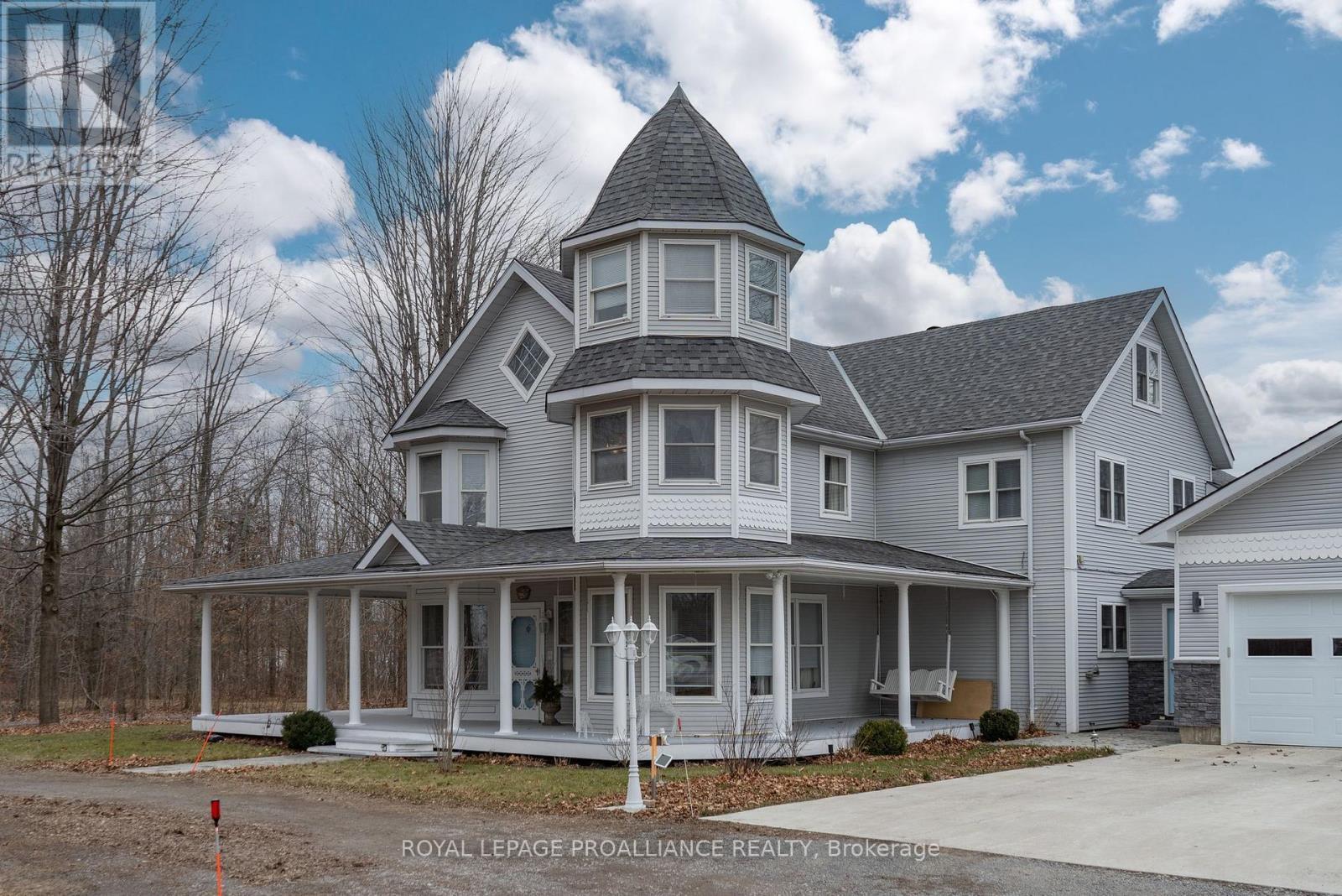 












25 PRINYERS COVE CRESCENT

,
Prince Edward County (North Marysburg Ward),




Ontario
K0K2T0


