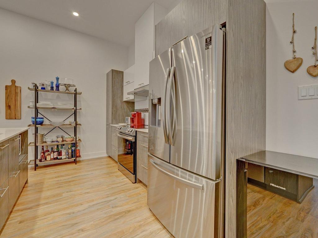 









40


Rue d'Ambre

, 102,
Candiac,




QC
J5S0S3

