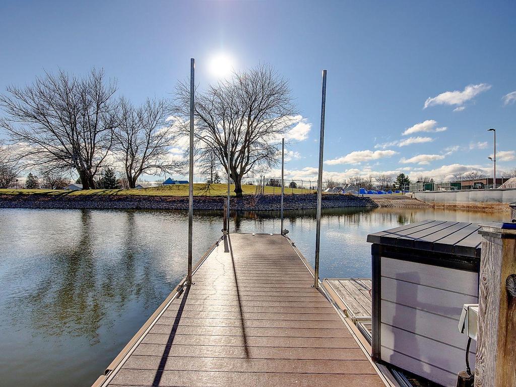 









12


62e Avenue

,
Saint-Paul-de-l'Île-aux-Noix,




QC
J0J1G0

