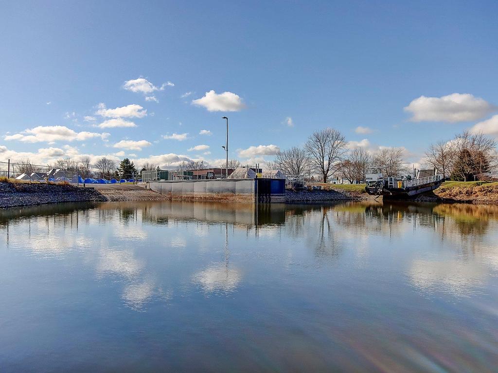 









12


62e Avenue

,
Saint-Paul-de-l'Île-aux-Noix,




QC
J0J1G0

