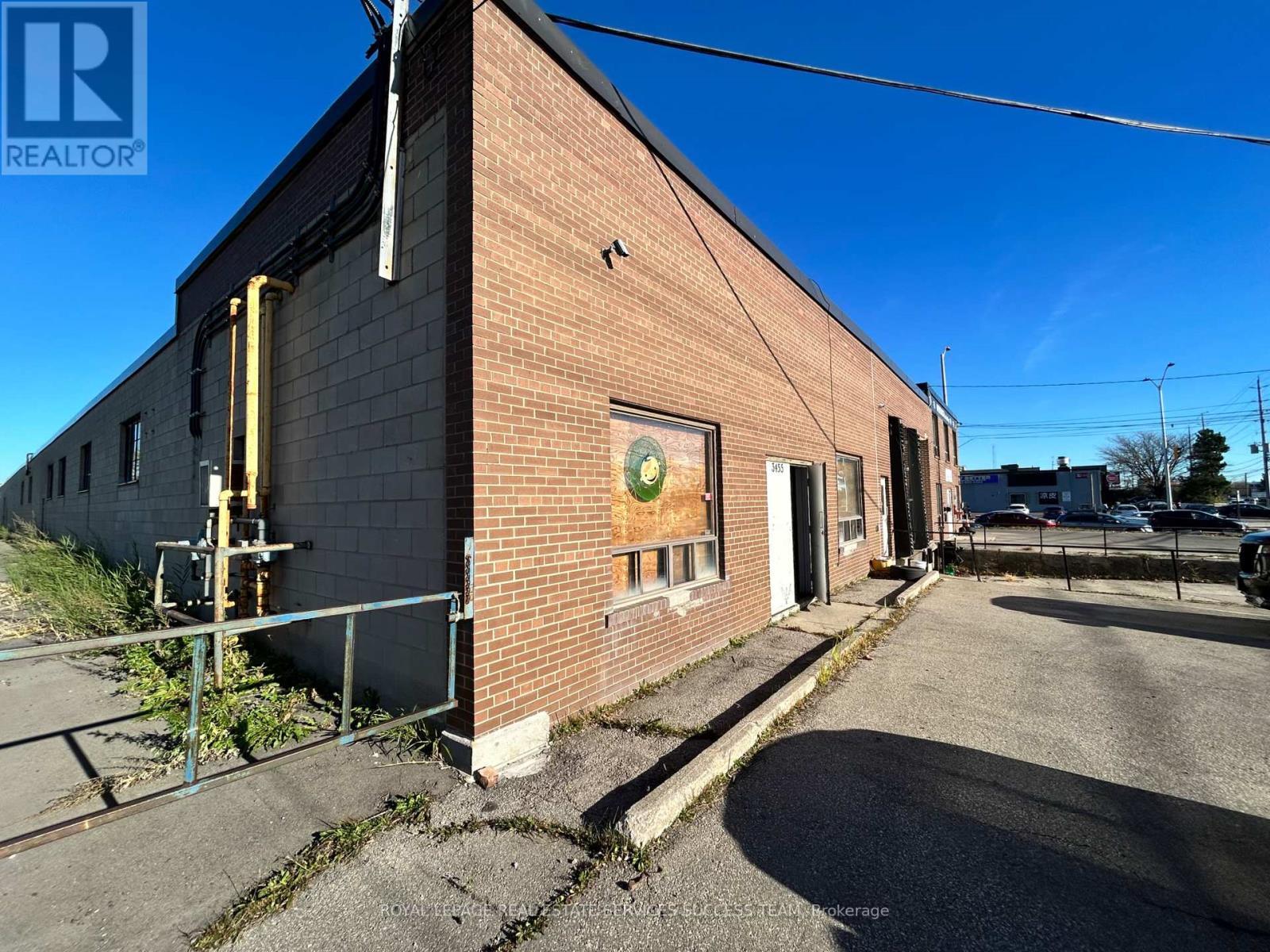












3-6 - 3455 WOLFEDALE ROAD

,
Mississauga,




Ontario
L5C1V8

