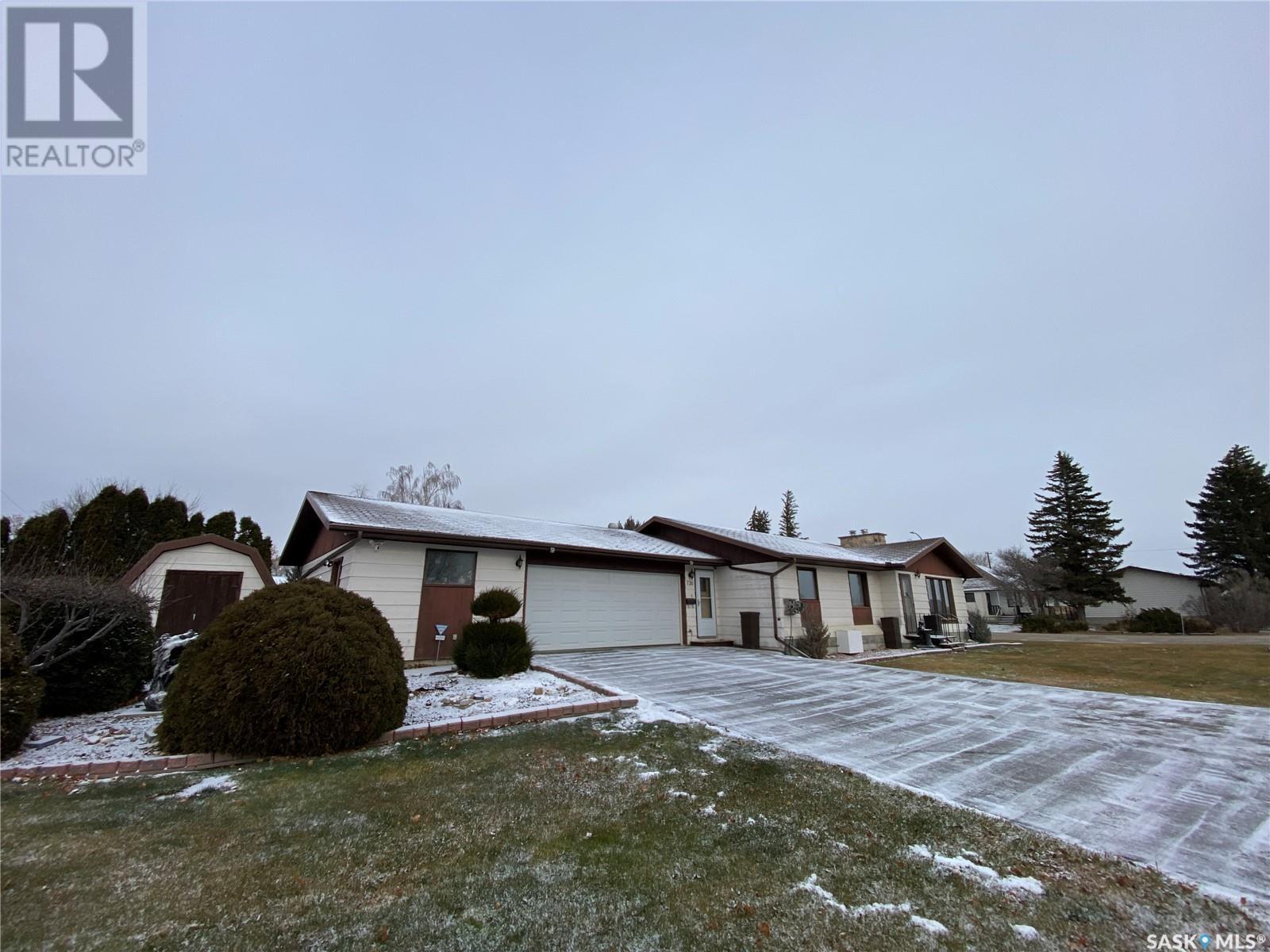 












726 Main STREET

,
Eston,




Saskatchewan
S0L1A0

