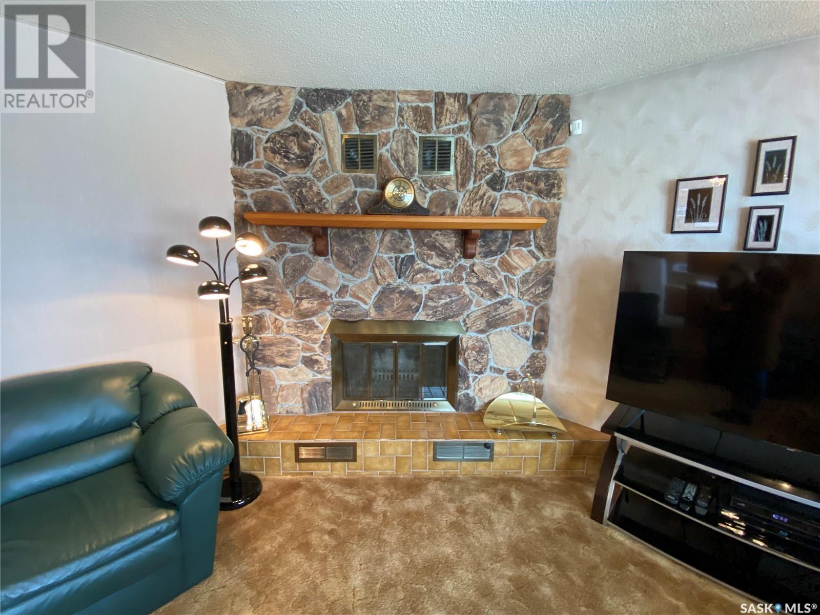 












726 Main STREET

,
Eston,




Saskatchewan
S0L1A0

