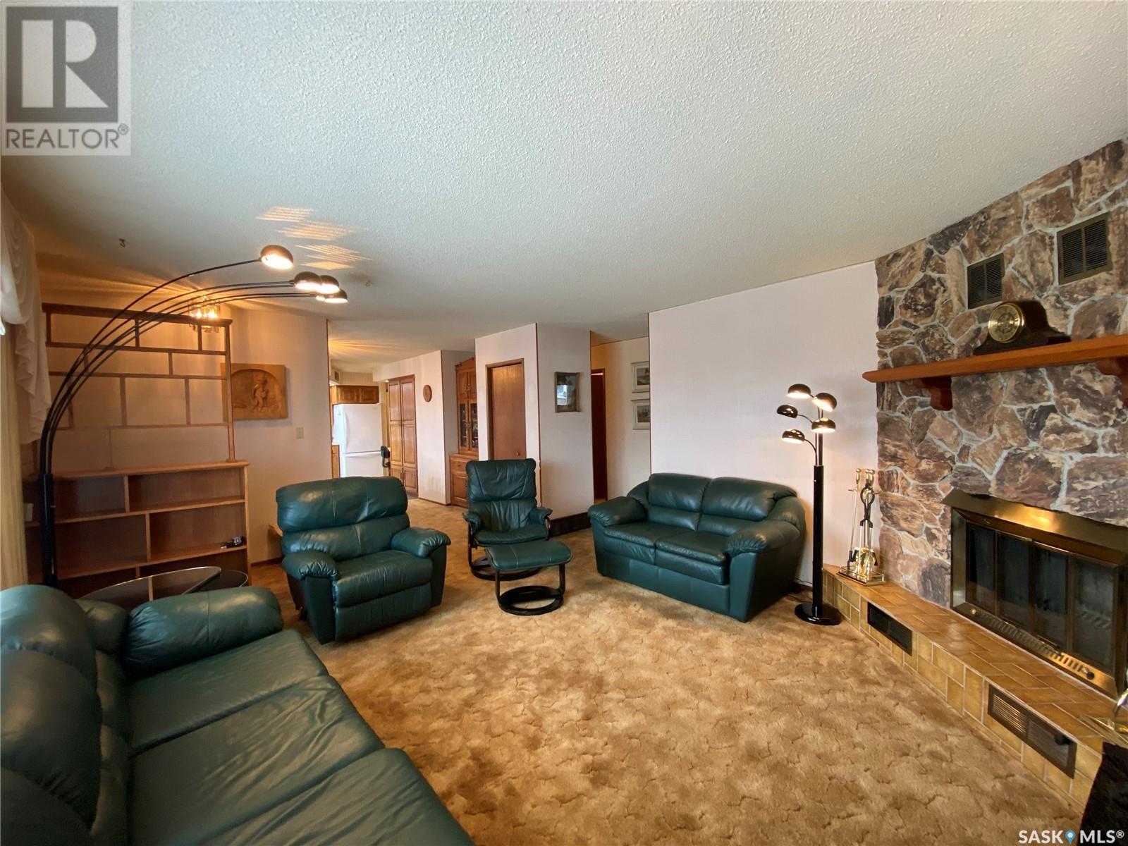 












726 Main STREET

,
Eston,




Saskatchewan
S0L1A0

