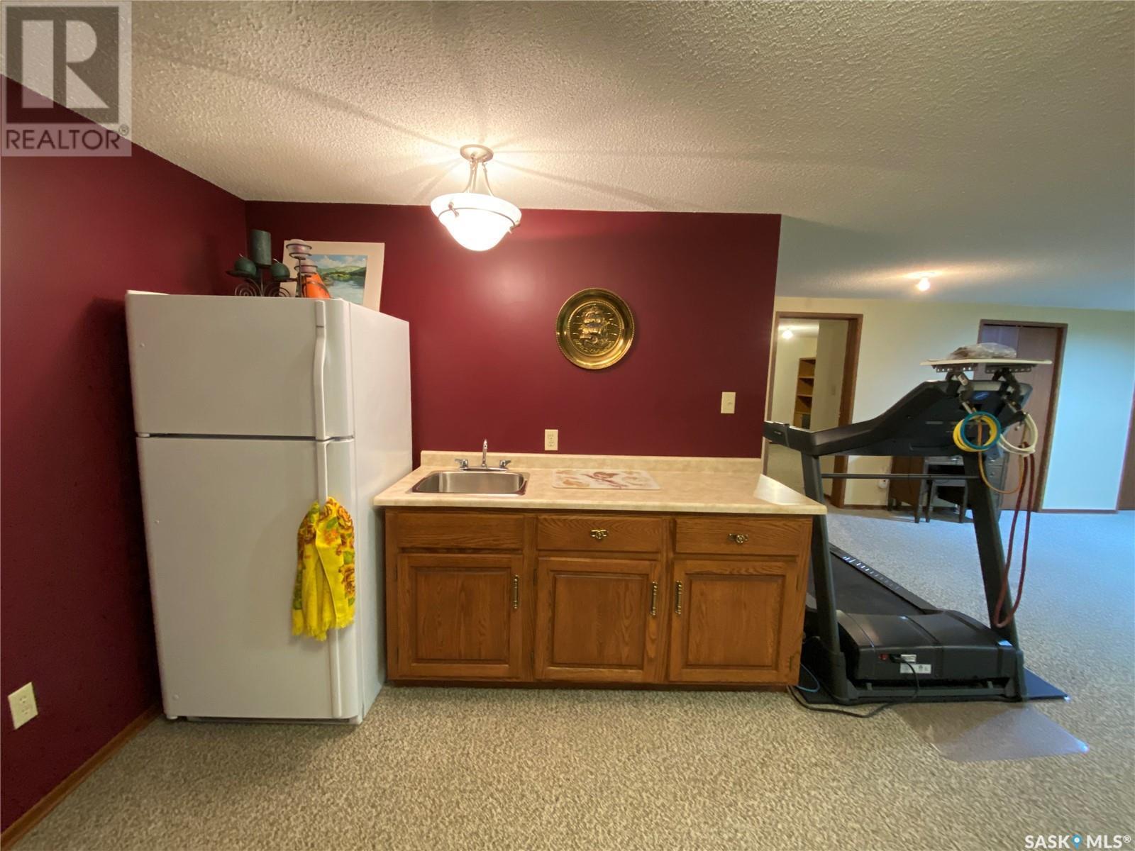












726 Main STREET

,
Eston,




Saskatchewan
S0L1A0


