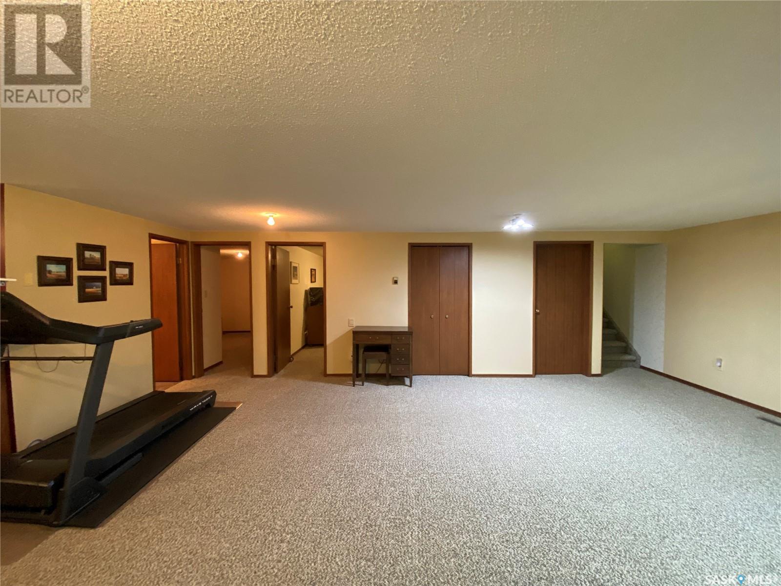 












726 Main STREET

,
Eston,




Saskatchewan
S0L1A0

