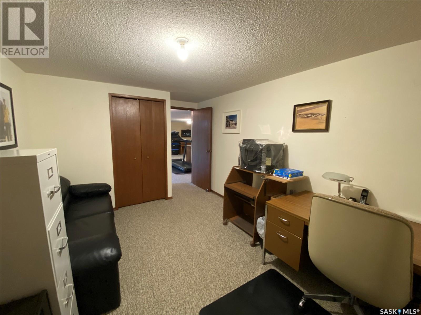












726 Main STREET

,
Eston,




Saskatchewan
S0L1A0

