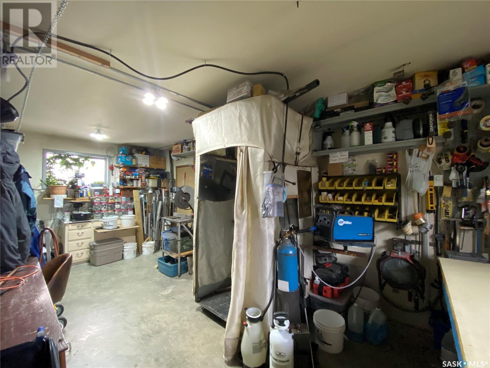 












726 Main STREET

,
Eston,




Saskatchewan
S0L1A0

