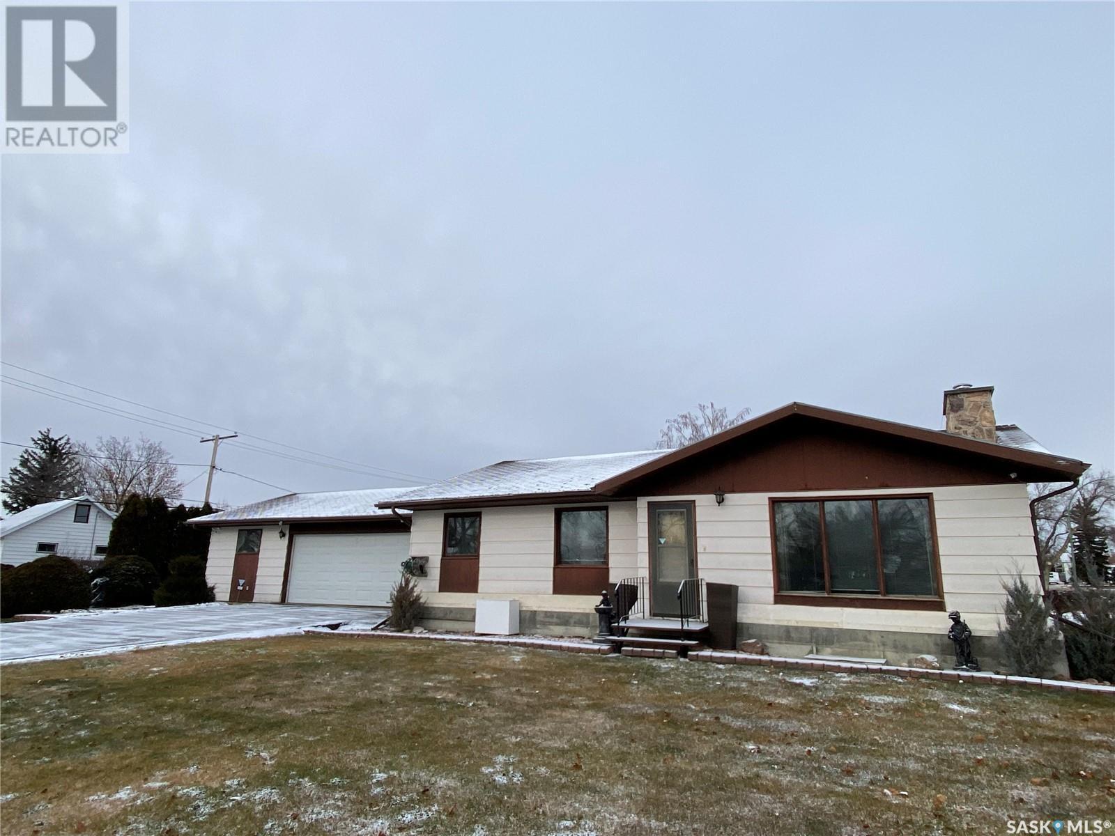 












726 Main STREET

,
Eston,




Saskatchewan
S0L1A0

