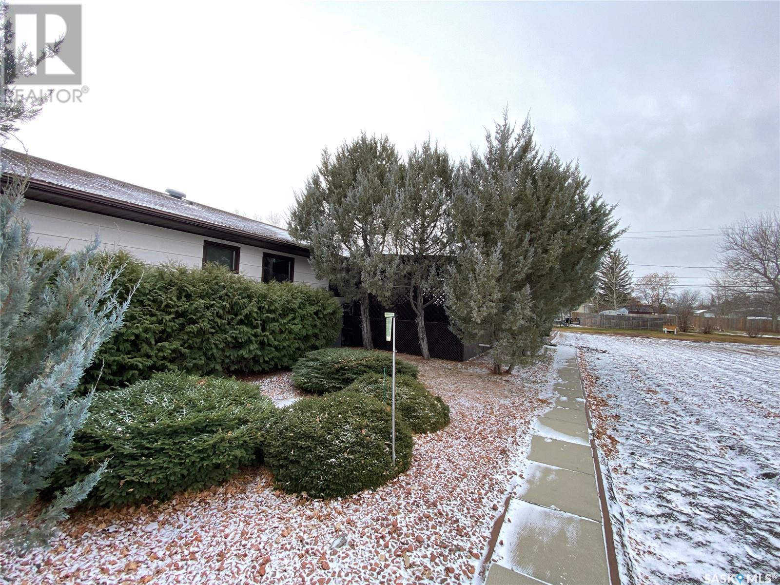 












726 Main STREET

,
Eston,




Saskatchewan
S0L1A0

