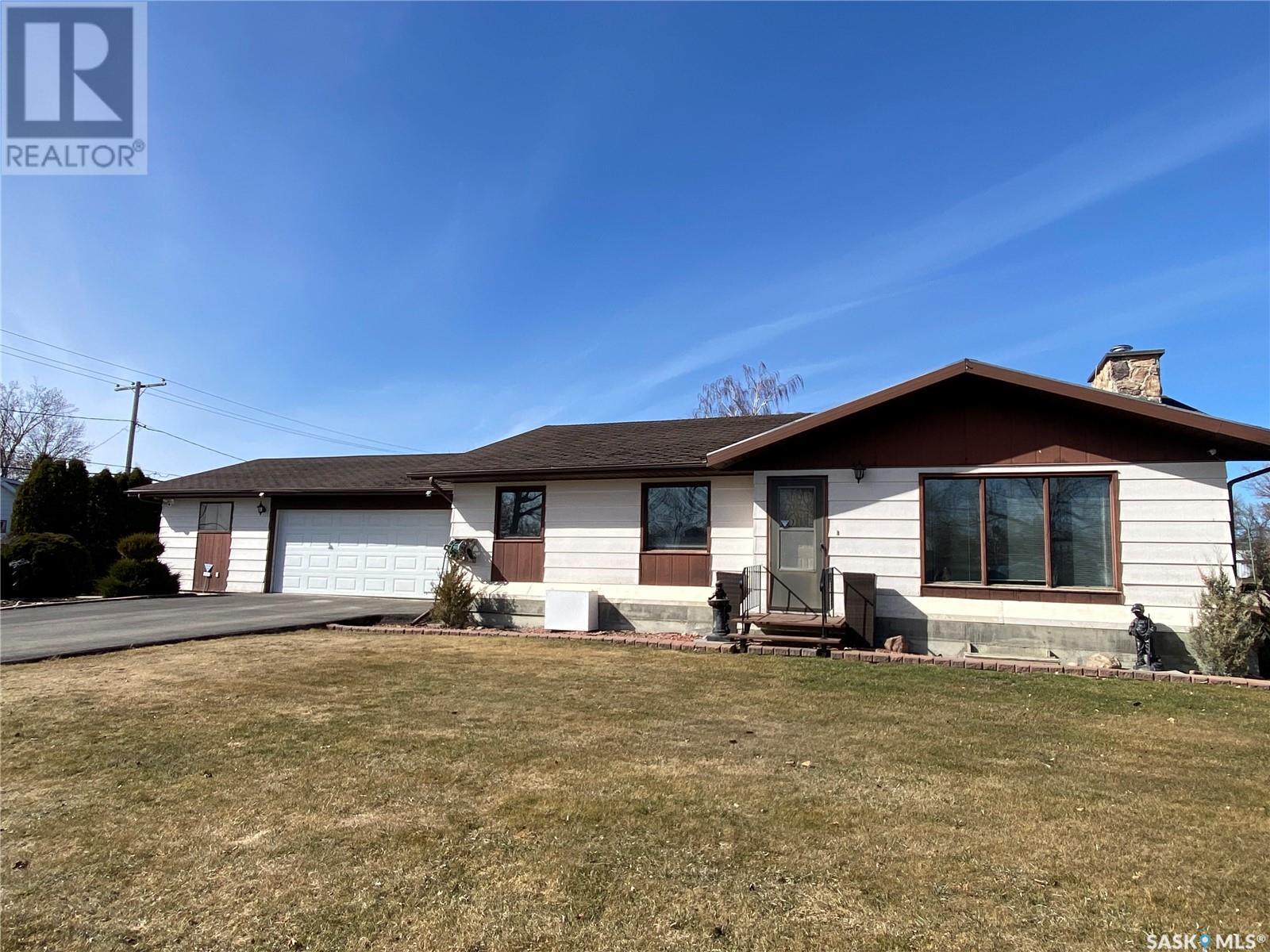 












726 Main STREET

,
Eston,




Saskatchewan
S0L1A0

