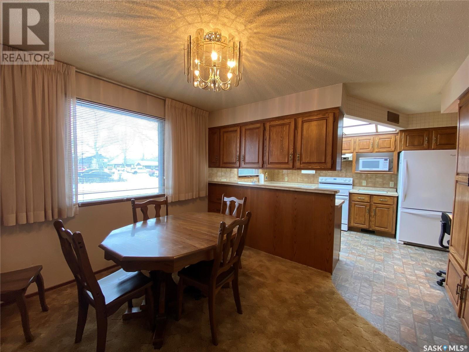 












726 Main STREET

,
Eston,




Saskatchewan
S0L1A0

