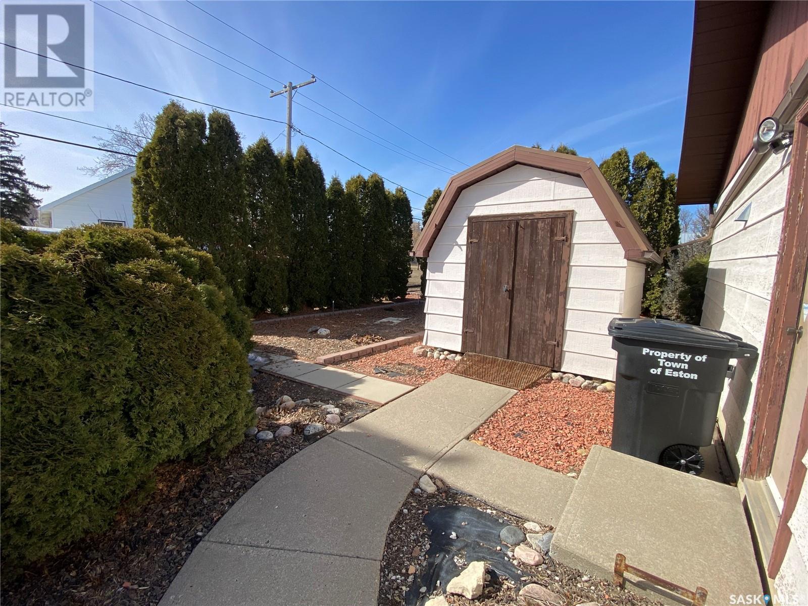 












726 Main STREET

,
Eston,




Saskatchewan
S0L1A0

