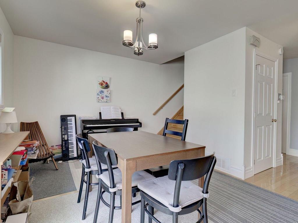 









1479


Rue Albert

,
Longueuil (Saint-Hubert),




QC
J4T1T7

