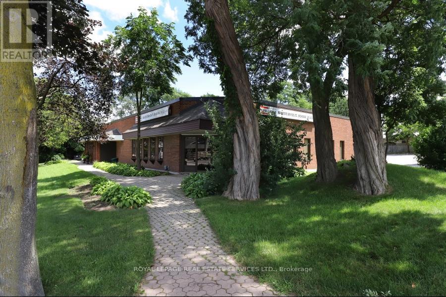 












1654 LAKESHORE ROAD W

,
Mississauga,




Ontario
L5J1J3


