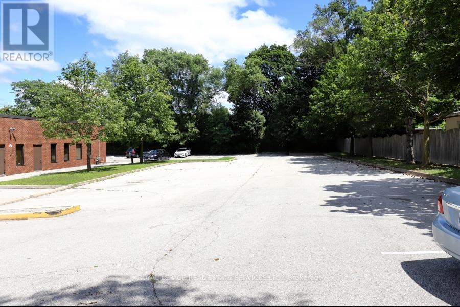 












1654 LAKESHORE ROAD W

,
Mississauga,




Ontario
L5J1J3

