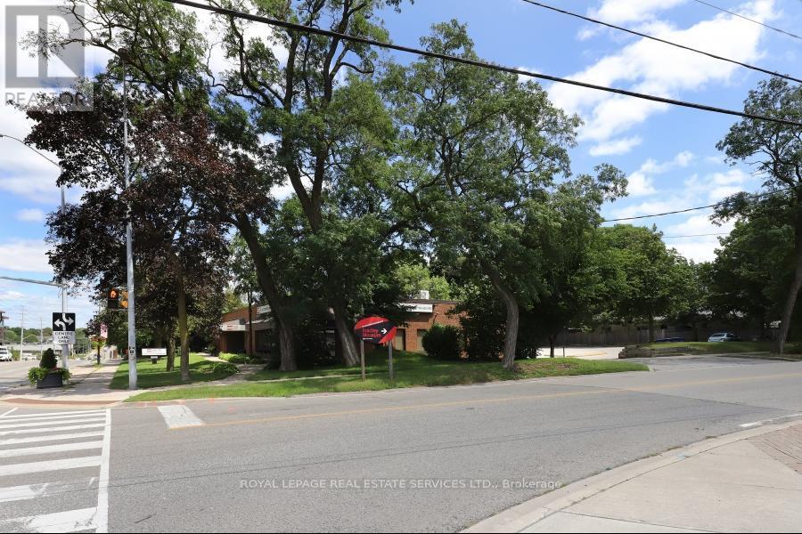 












1654 LAKESHORE ROAD W

,
Mississauga,




Ontario
L5J1J3

