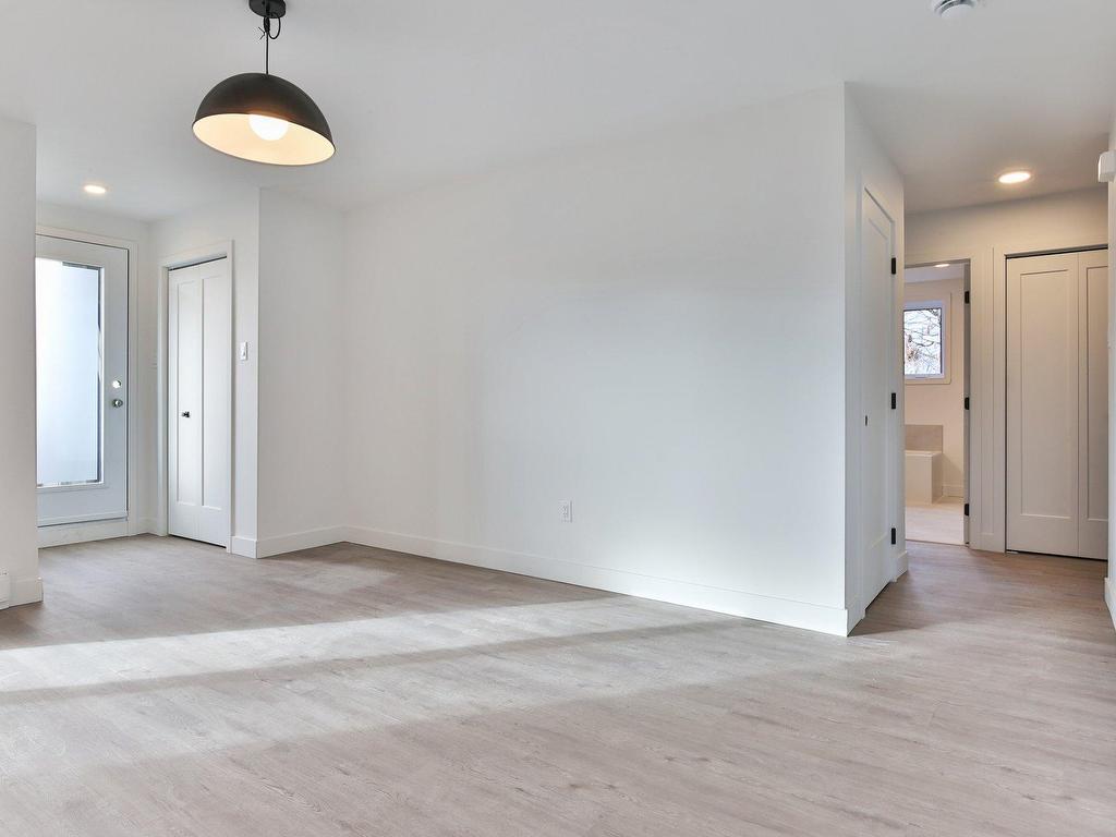 









392


Boul. d'Iberville

, 3,
Saint-Jean-sur-Richelieu,




QC
J2X3Y5

