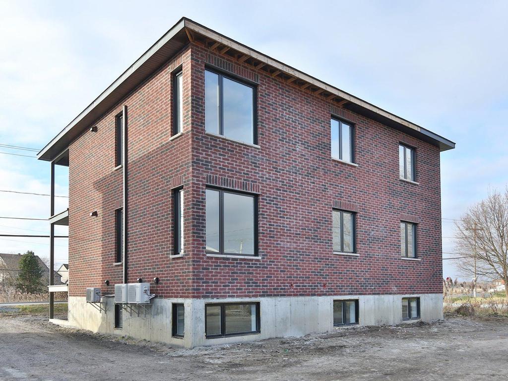 









392


Boul. d'Iberville

, 3,
Saint-Jean-sur-Richelieu,




QC
J2X3Y5

