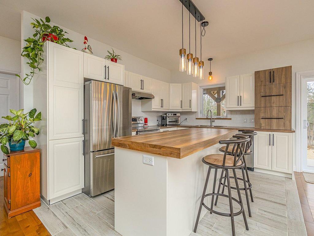









52


10e Rang E.

,
Notre-Dame-des-Bois,




QC
J0B2E0

