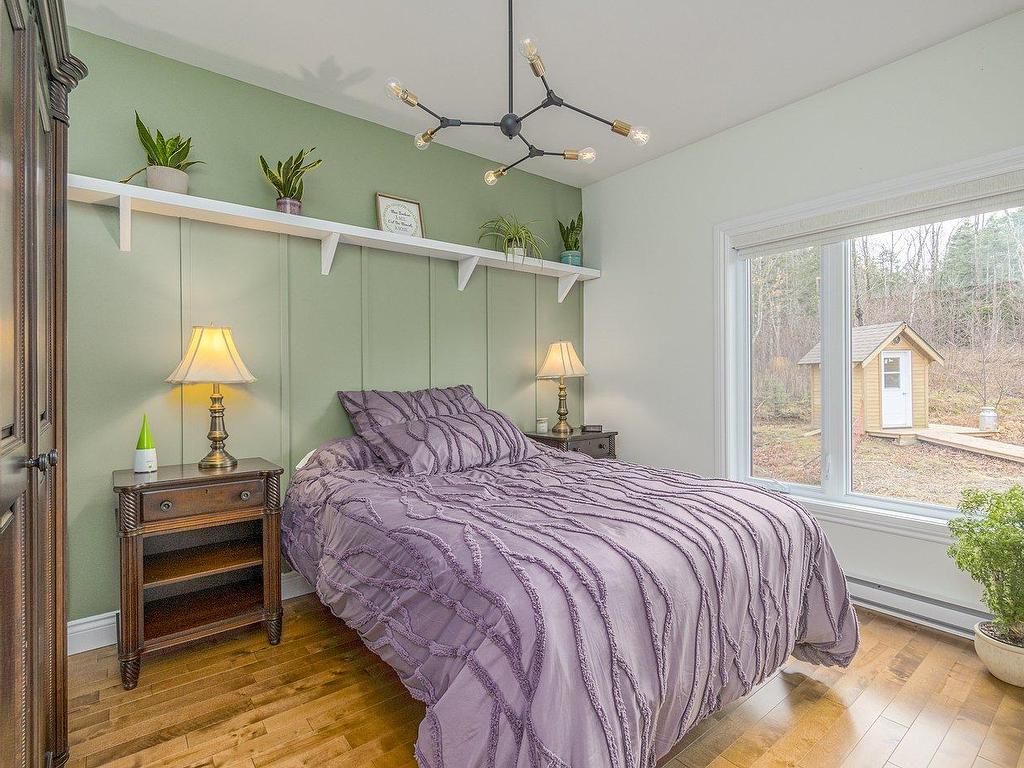 









52


10e Rang E.

,
Notre-Dame-des-Bois,




QC
J0B2E0

