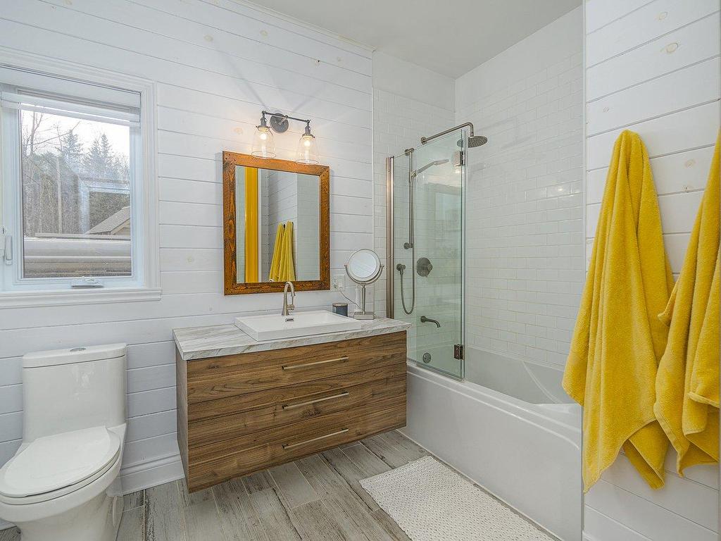 









52


10e Rang E.

,
Notre-Dame-des-Bois,




QC
J0B2E0


