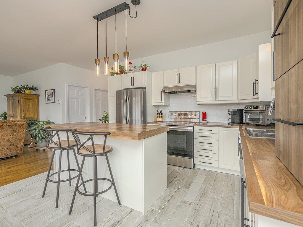 









52


10e Rang E.

,
Notre-Dame-des-Bois,




QC
J0B2E0

