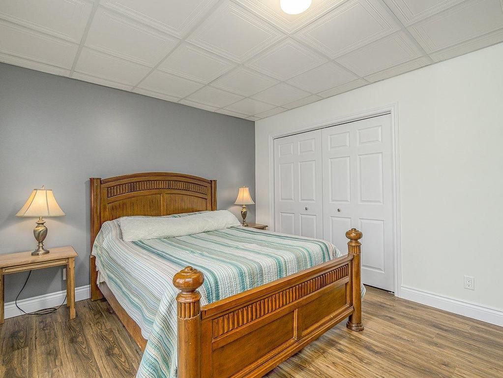 









52


10e Rang E.

,
Notre-Dame-des-Bois,




QC
J0B2E0


