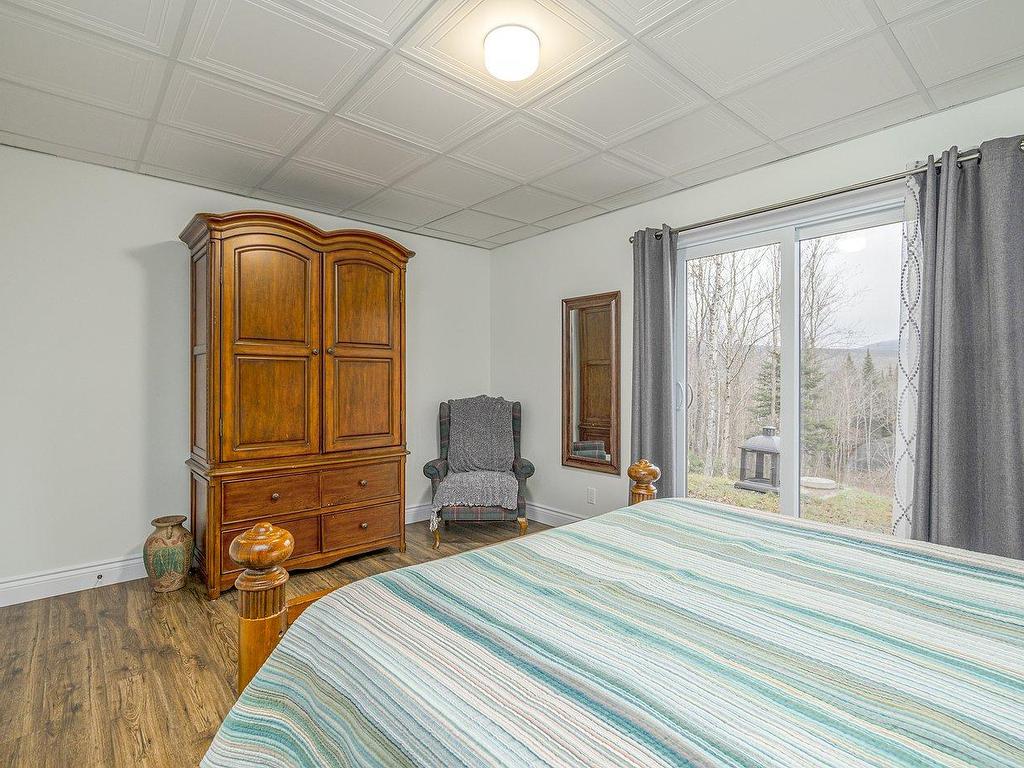 









52


10e Rang E.

,
Notre-Dame-des-Bois,




QC
J0B2E0

