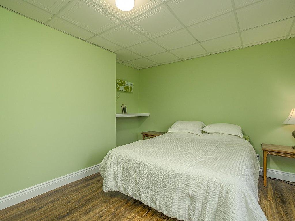 









52


10e Rang E.

,
Notre-Dame-des-Bois,




QC
J0B2E0

