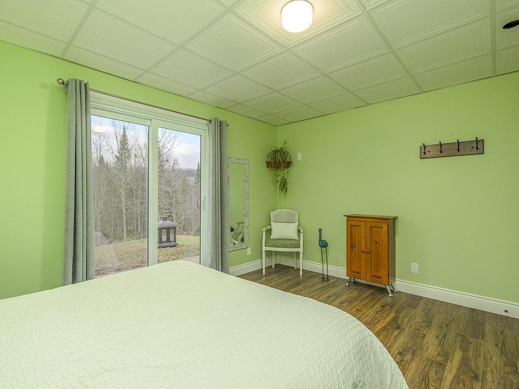 









52


10e Rang E.

,
Notre-Dame-des-Bois,




QC
J0B2E0

