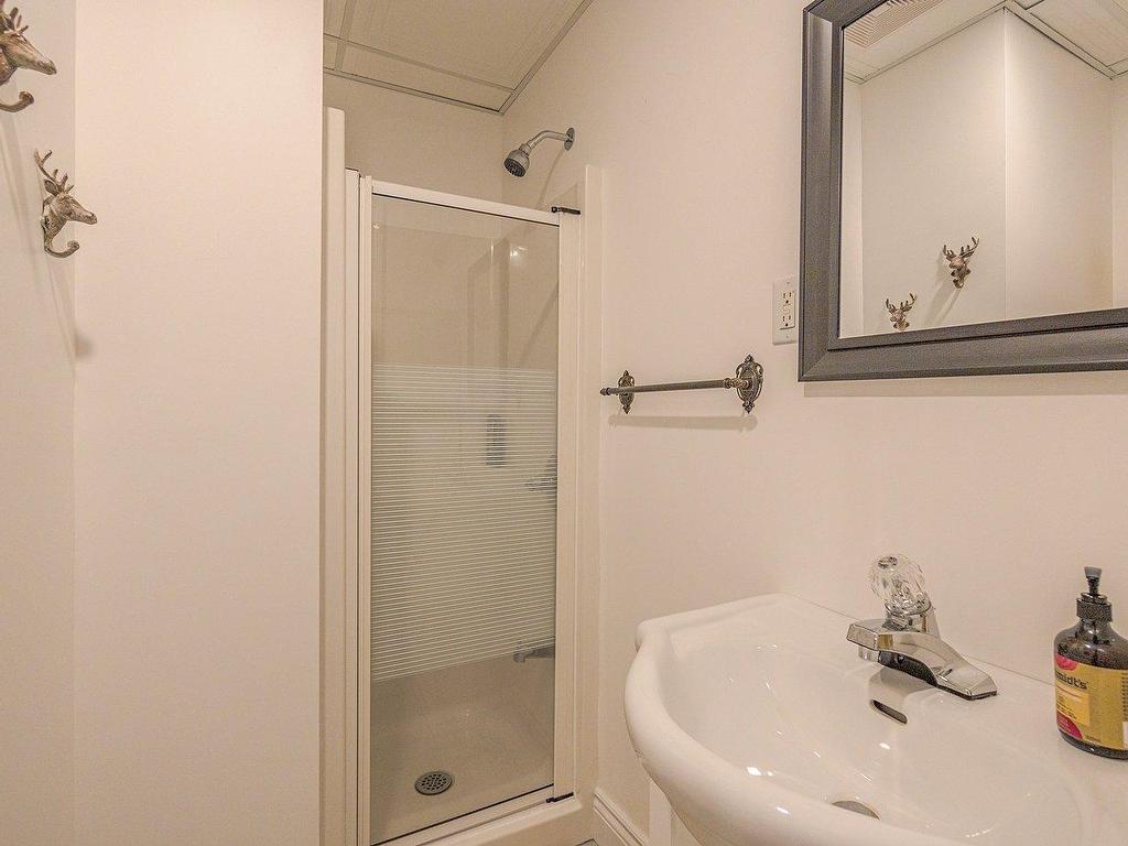 









52


10e Rang E.

,
Notre-Dame-des-Bois,




QC
J0B2E0

