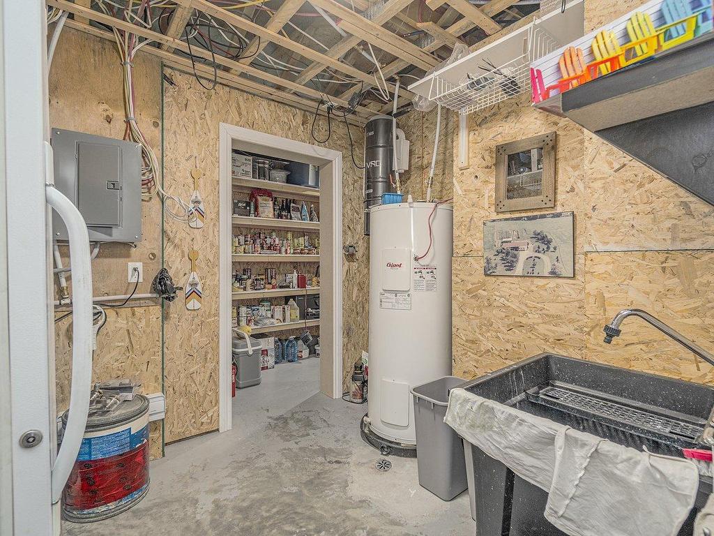 









52


10e Rang E.

,
Notre-Dame-des-Bois,




QC
J0B2E0

