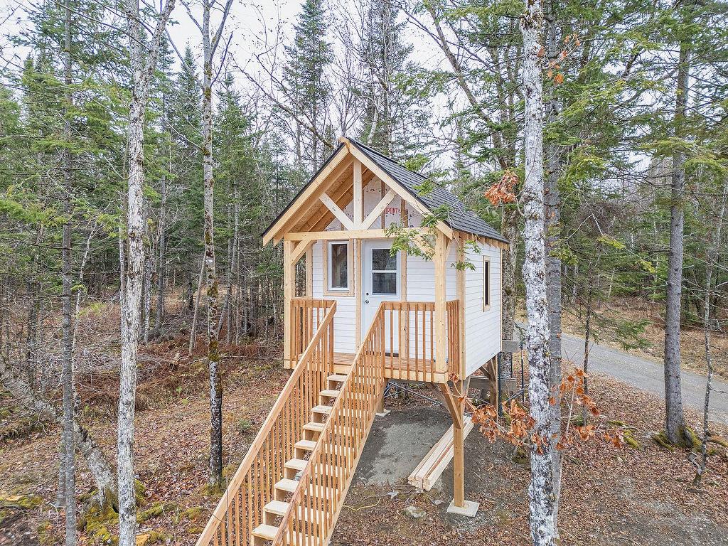 









52


10e Rang E.

,
Notre-Dame-des-Bois,




QC
J0B2E0

