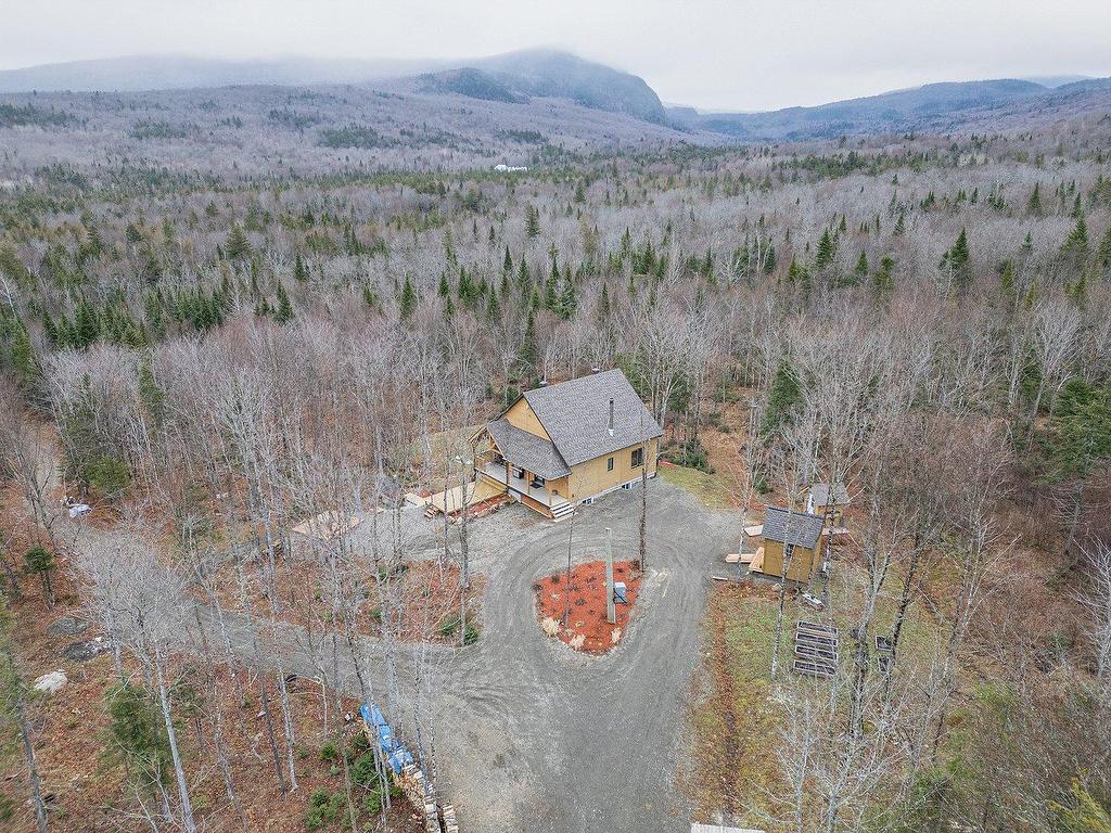 









52


10e Rang E.

,
Notre-Dame-des-Bois,




QC
J0B2E0

