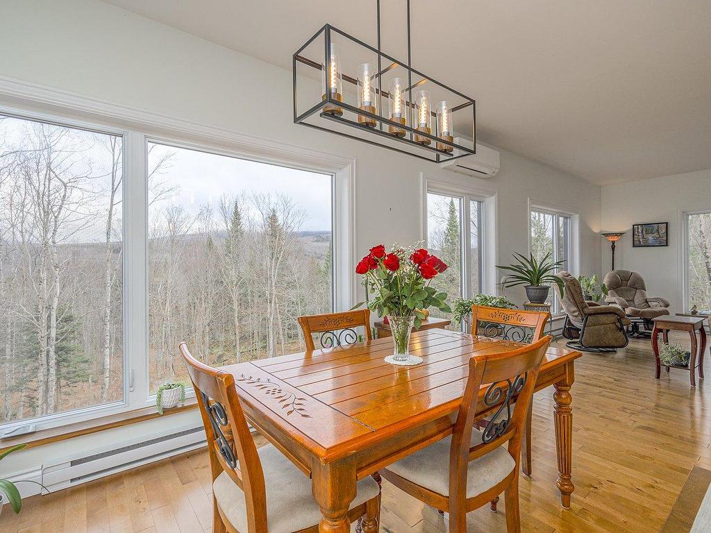 









52


10e Rang E.

,
Notre-Dame-des-Bois,




QC
J0B2E0

