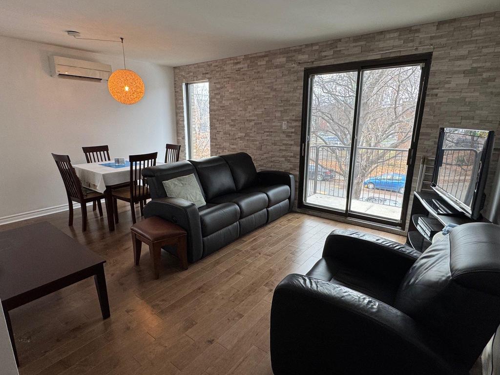 









10665


Av. Larose

,
Montréal (Ahuntsic-Cartierville),




QC
H2B3C4

