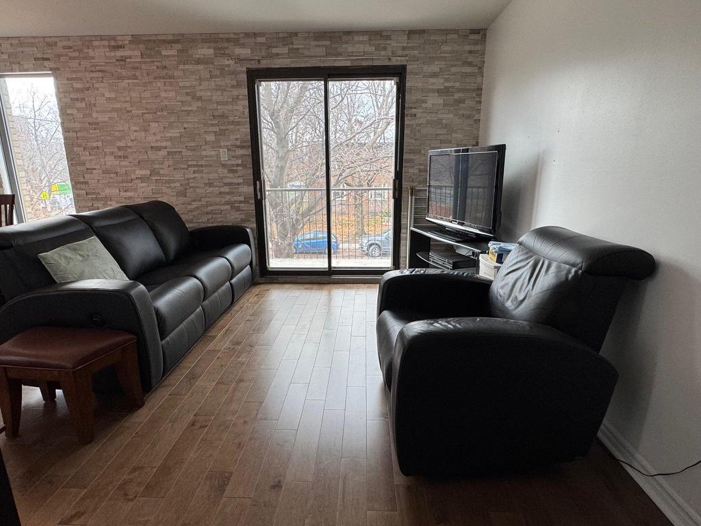 









10665


Av. Larose

,
Montréal (Ahuntsic-Cartierville),




QC
H2B3C4

