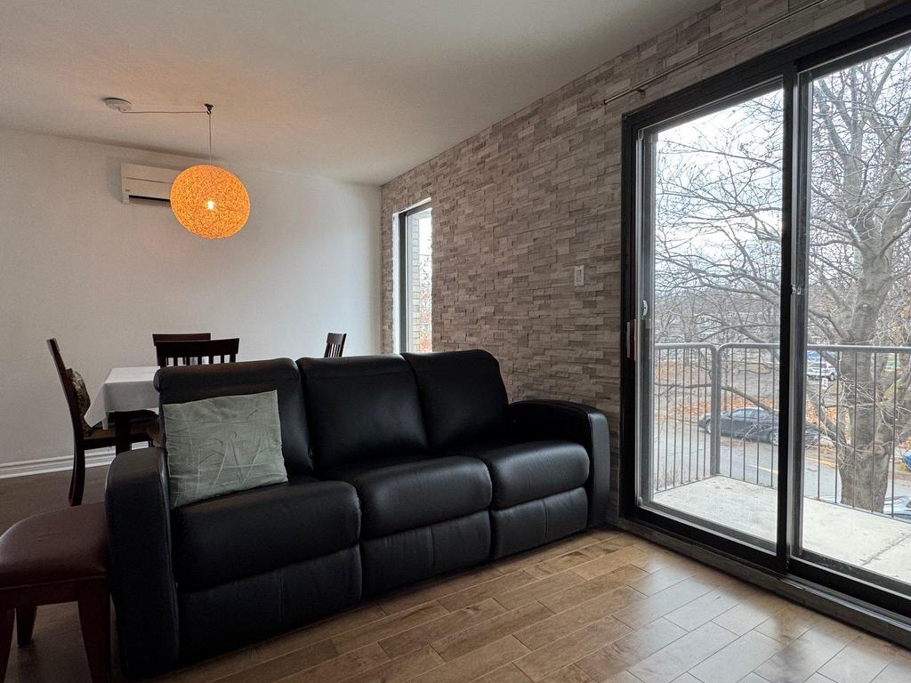 









10665


Av. Larose

,
Montréal (Ahuntsic-Cartierville),




QC
H2B3C4

