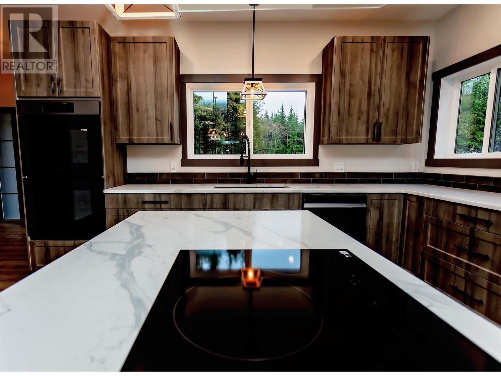 












273 LOGANBERRY AVENUE

,
Kitimat,




British Columbia
V8C0B6

