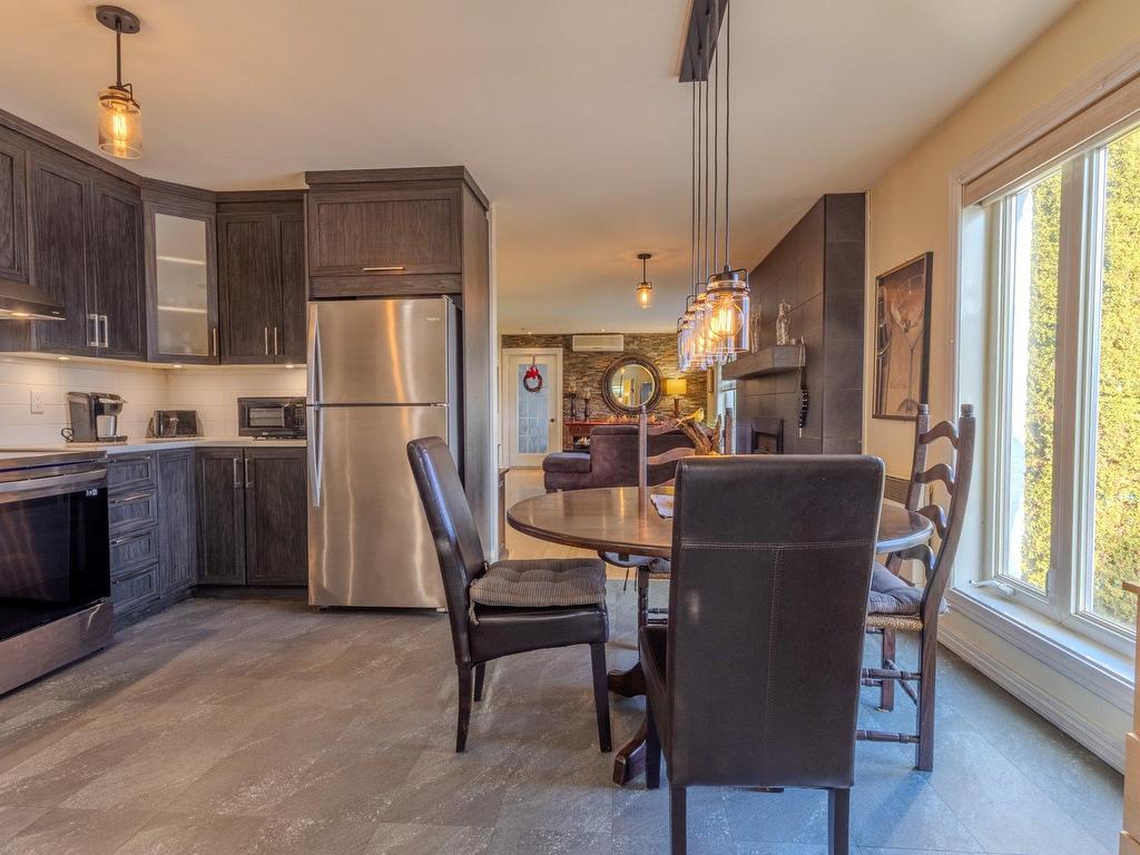









483


Rue De Grandmont

,
Trois-Rivières,




QC
G8T8A7

