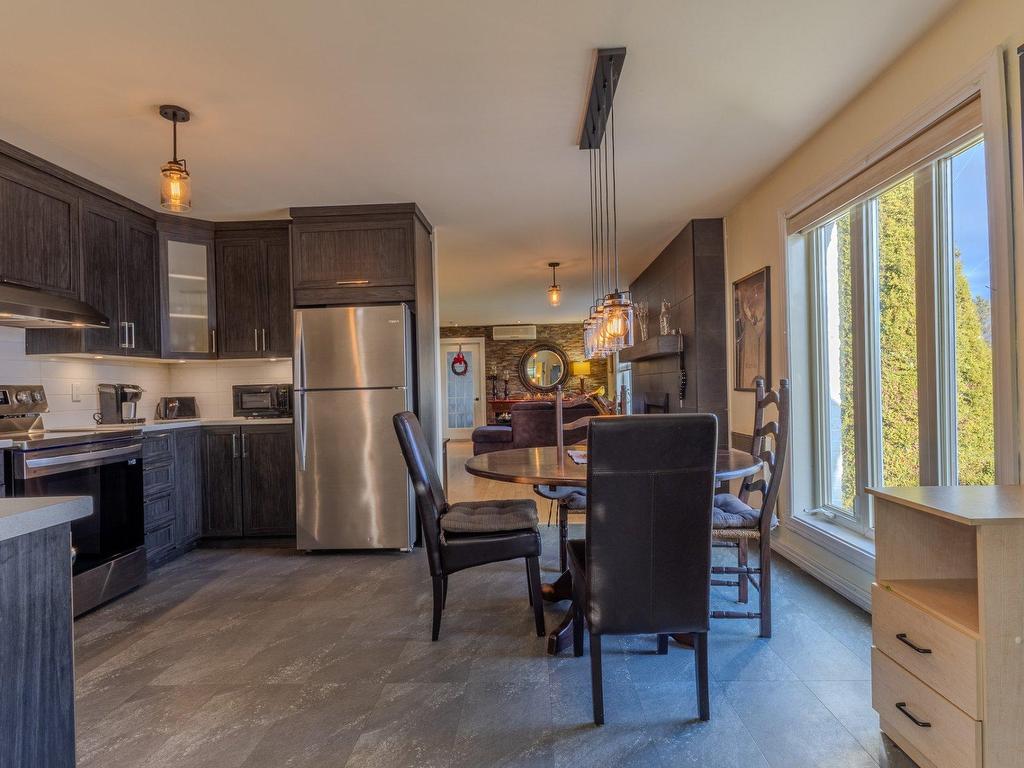 









483


Rue De Grandmont

,
Trois-Rivières,




QC
G8T8A7

