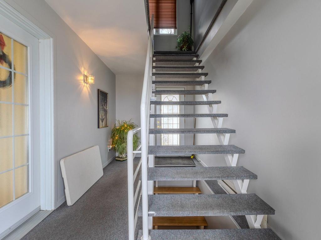 









483


Rue De Grandmont

,
Trois-Rivières,




QC
G8T8A7

