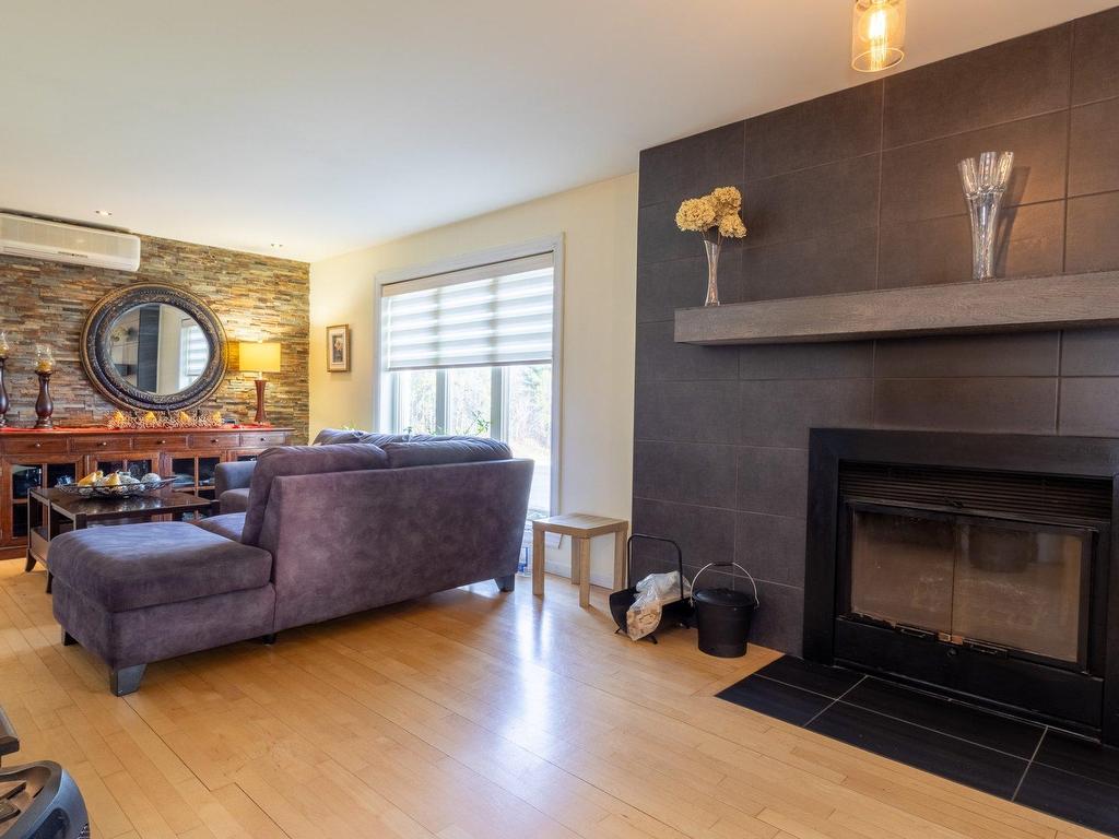 









483


Rue De Grandmont

,
Trois-Rivières,




QC
G8T8A7


