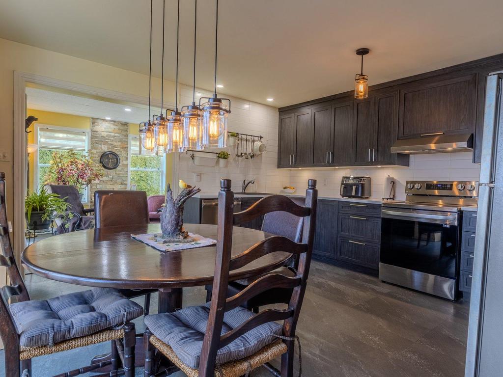 









483


Rue De Grandmont

,
Trois-Rivières,




QC
G8T8A7

