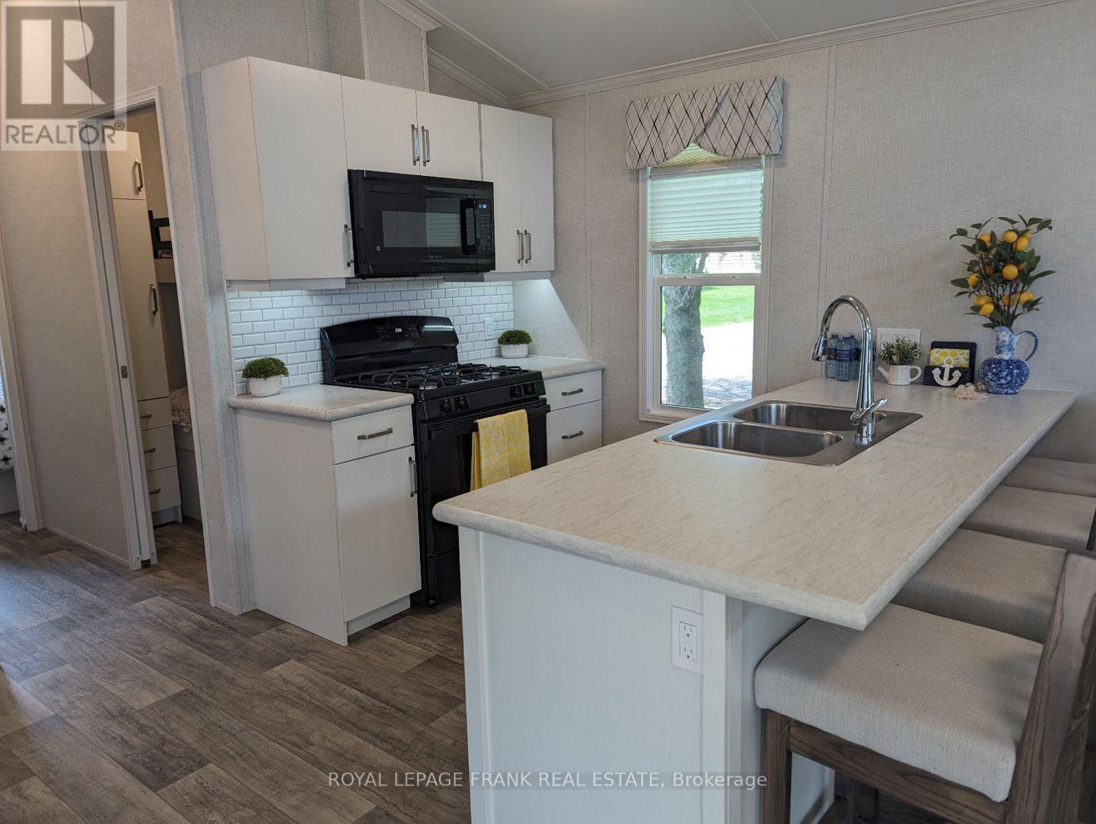 












TH015 - 770 SCOLLARD LINE

,
Selwyn,




Ontario
K0L1T0

