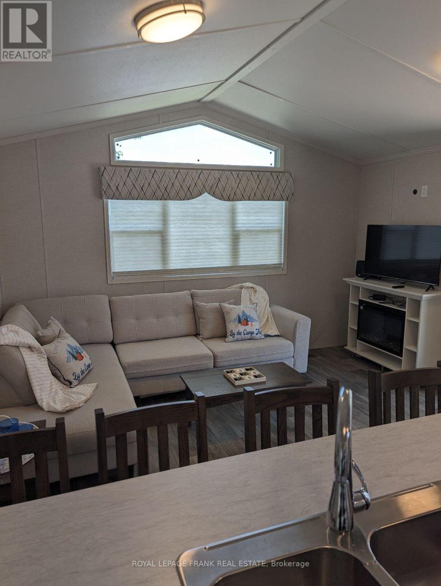 












TH015 - 770 SCOLLARD LINE

,
Selwyn,




Ontario
K0L1T0

