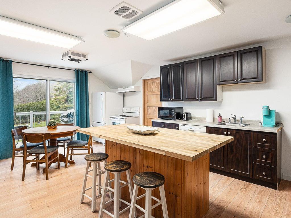 









315


Ch. Narrows

,
Stanstead - Canton,




QC
J1X3W4

